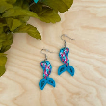 Load image into Gallery viewer, Earrings in the shape and colors of Mermaid&#39;s tail. Handmade, paper quilled and lightweight. 
